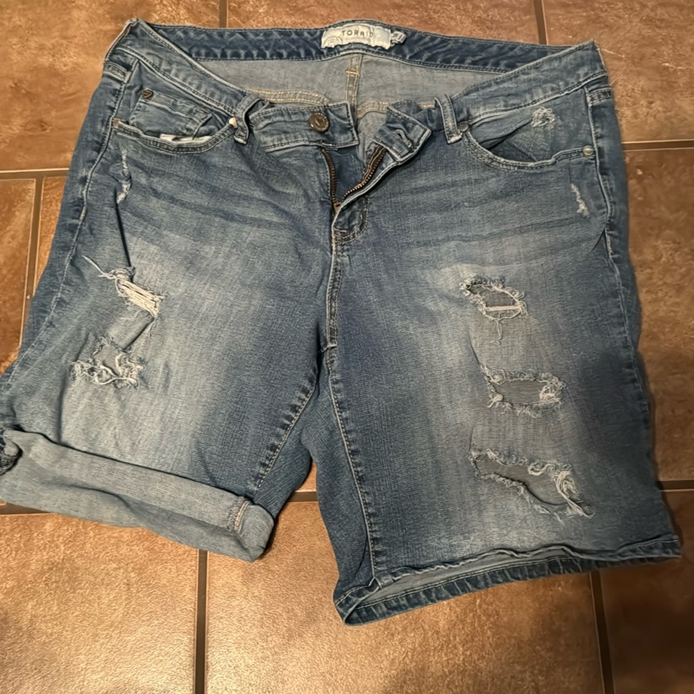 Torrid destressed shorts